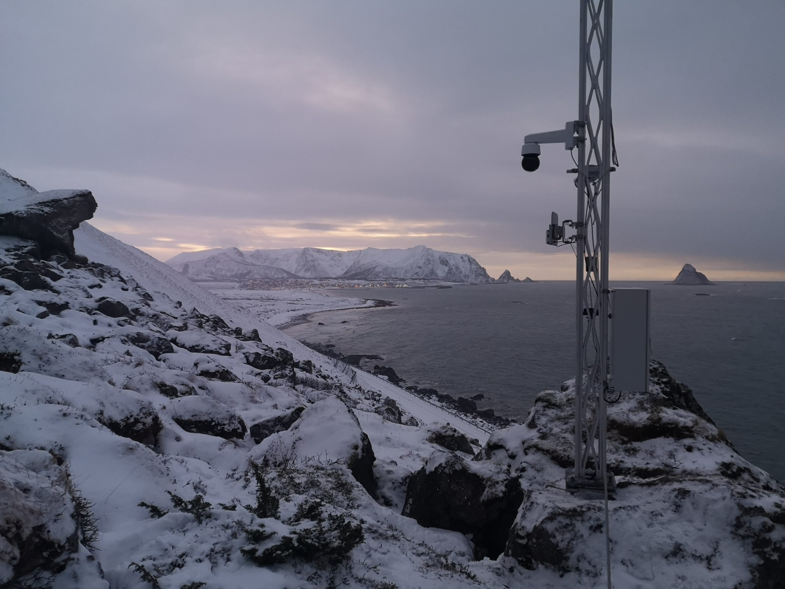 Radarovervåkning på Røyken trygger  veifarende på riksvei 7702 på Andøya.