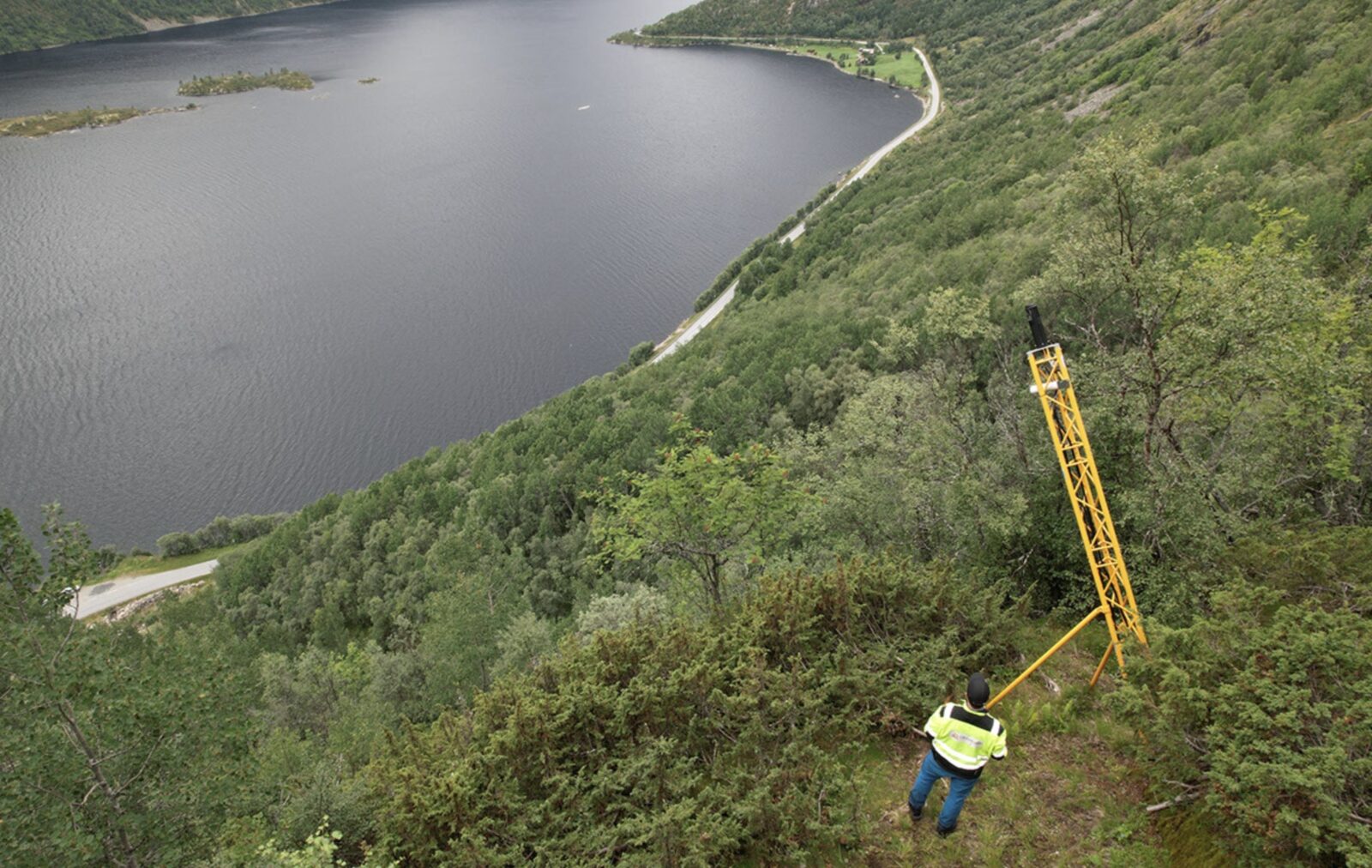 Lauvjuv i Telemark fikk montert det nye geofonbaserte anlegget i august.